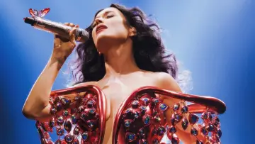 Backdrop to the movie "Katy Perry: The Lifetimes Tour – Live from Paris" #833169