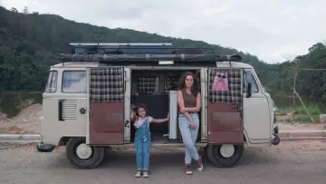 Backdrop to the movie "Eu, a Kombi e a Garotinha que Encontrei no Meio do Caminho" #1527968