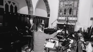 Backdrop to the movie "figure:09, live at st mary