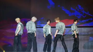 Backdrop to the movie "TOMORROW X TOGETHER WORLD TOUR 