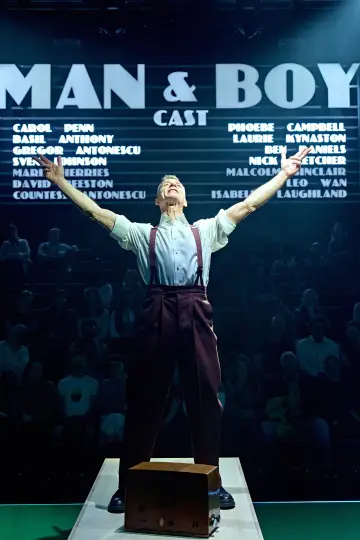 Poster to the movie "National Theatre Live: Man and Boy" #976908