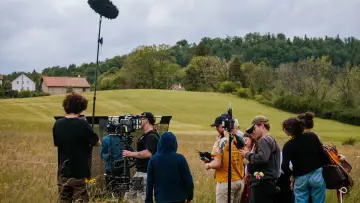 Backdrop to the movie "The Wyverns" #1190961