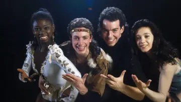 Patinage : Les championnes brisent la glace Poster
