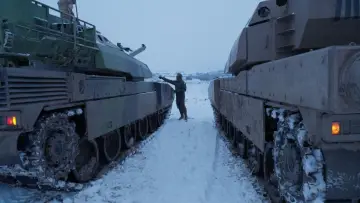 Backdrop to the movie "Europe, le choix des armes" #823210