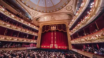 Backdrop to the movie "Royal Ballet & Opera 2026/27: Così fan tutte" #937193