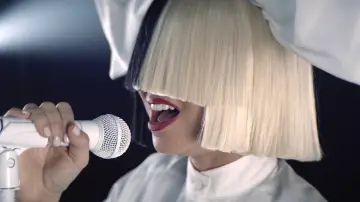Backdrop to the movie "Sia: Nostalgic for the Present" #1176357