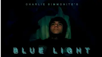 Backdrop to the movie "Blue Light" #930400