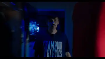 Backdrop to the movie "Інтроверт: Хто я?" #955943