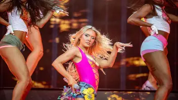 Backdrop to the movie "Zara Larsson: Pinkpop Festival 2026" #956748