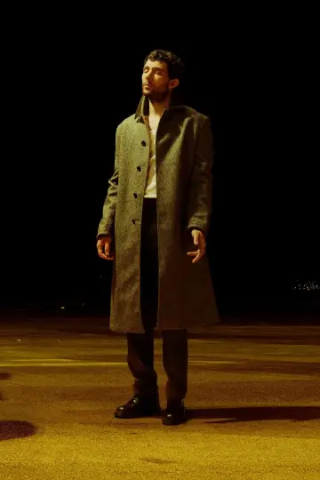 Poster to the movie "National Theatre Live: Golden Boy" #1523706