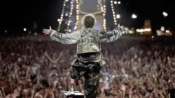 Backdrop to the movie "Lorenzo - L’incredibile avventura di Jovanotti" #1838128