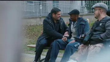 Backdrop to the movie "Ce Qui Nous Tient Debout" #1627708