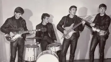 Backdrop to the movie "Building the Beatles" #980647