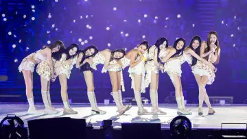 Backdrop to the movie "TWICE 〈THIS IS FOR〉 WORLD TOUR FINALE in SEOUL" #1521957