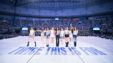 Backdrop to the movie "TWICE 〈THIS IS FOR〉 WORLD TOUR FINALE in SEOUL" #1521960