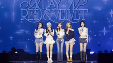 Backdrop to the movie "Red Velvet FAN-CON 