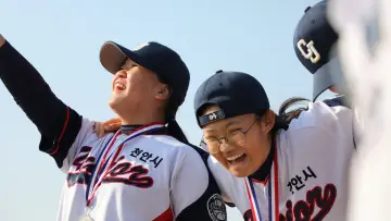 Backdrop to the movie "Our Home Run" #1224551