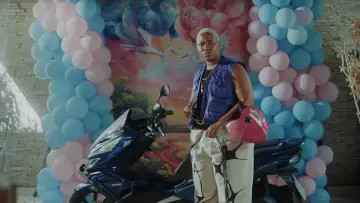 Backdrop to the movie "Reveal" #1742758
