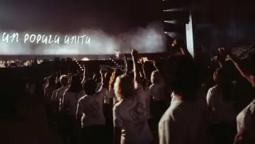 Backdrop to the movie "Corsu Mezu Mezu - Un soir au Vélodrome avec Patrick Fiori" #1506967