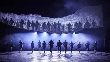 Backdrop to the movie "National Theatre at Home: War Horse" #1899606