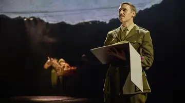 Backdrop to the movie "National Theatre at Home: War Horse" #1899609