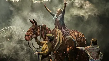 Backdrop to the movie "National Theatre at Home: War Horse" #1899617