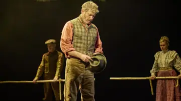 Backdrop to the movie "National Theatre at Home: War Horse" #1899624