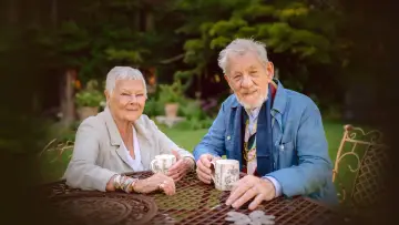 Backdrop to the movie "Tea with Judi Dench featuring Ian McKellen" #1225851