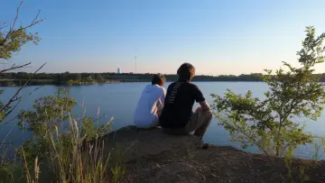 Backdrop to the movie "Just Talk." #1533641