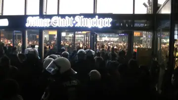 Backdrop to the movie "Die Kölner Silvesternacht - Die Nacht der Ohnmacht" #1577707