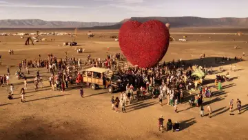 Backdrop to the movie "Lovebox" #1575057