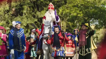 Backdrop to the movie "De grote Sinterklaasfilm en de vliegende Pieten" #1631766