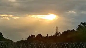 Backdrop to the movie "From under a Highway Bridge..." #1651231