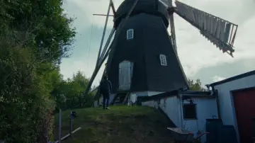 Backdrop to the movie "What lies in... The Mill" #1816044