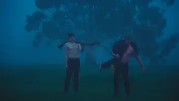 Backdrop to the movie "I