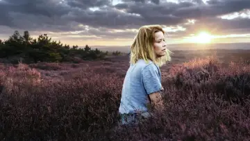 Backdrop to the movie "Elodie" #1843253