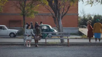 Backdrop to the movie "Apart" #1890651