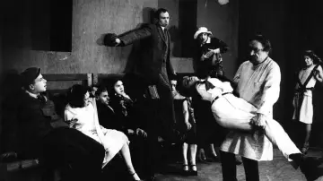 Backdrop to the movie "A Kiss from Mary Pickford" #1571977