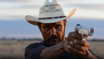 Backdrop to the movie "Mystery Road" #1590344
