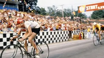 Backdrop to the movie "Breaking Away" #1879358