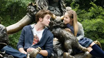 Backdrop to the movie "Remember Me" #1828359