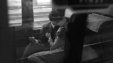 Backdrop to the movie "Darling" #1140986