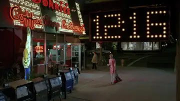 Backdrop to the movie "Miracle Mile" #875789