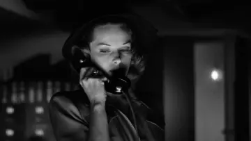Backdrop to the movie "Cat People" #993881