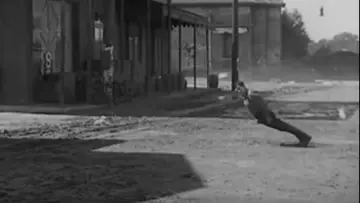 Backdrop to the movie "Steamboat Bill, Jr." #1092534
