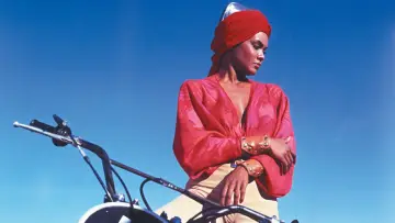 Backdrop to the movie "Cleopatra Jones" #1105092