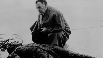 Backdrop to the movie "Quatermass 2" #460731
