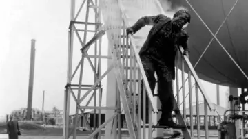 Backdrop to the movie "Quatermass 2" #460745