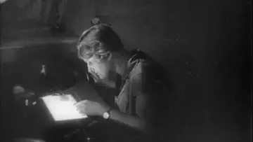 Backdrop to the movie "Man with a Movie Camera" #1634269