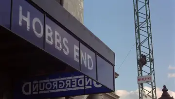Backdrop to the movie "Quatermass and the Pit" #1873361